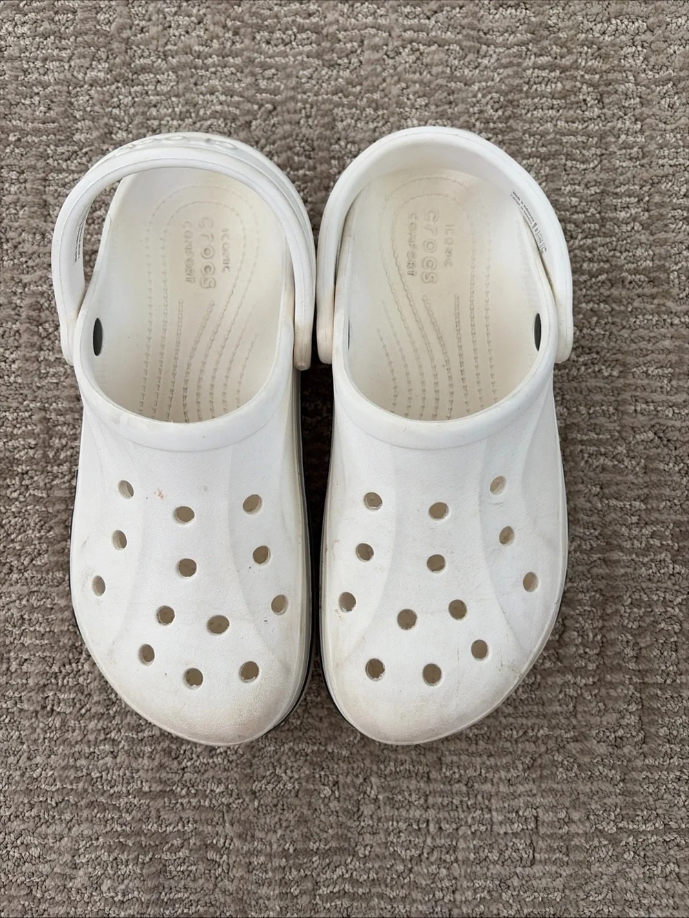 Crocs Bayaband Clogs White And navy blue Unisex Slip On Shoes Men’s 6, Women’s 8